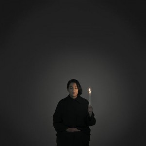 marina_abramovic_artist_portrait_with_a_candle_a_from_the_series_with_eyes_closed_i_see_happiness_2012_abrex_9_650x500_q80